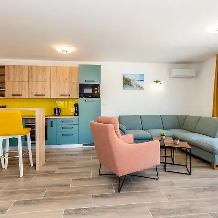 Holiday home House Sunlight With Heated Pool *