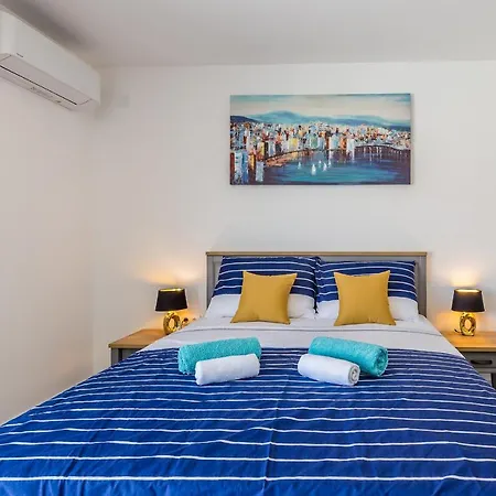 בית נופש House Sunlight With Heated Pool מאלינסקה